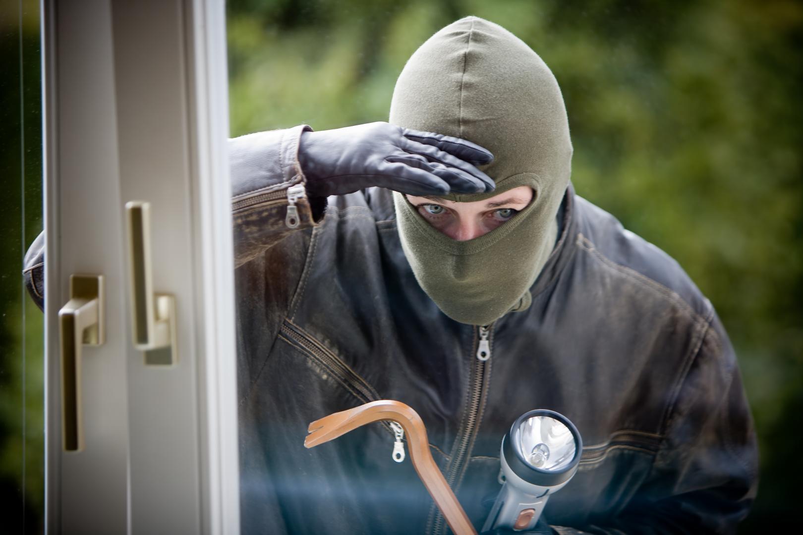 Надежная охрана на лето – исключаем кражи из квартир!